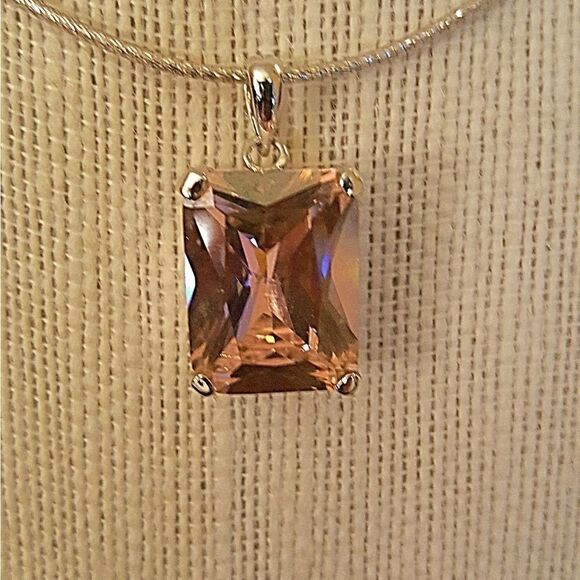 SPARKLY PINK SAPPHIRE EMERALD CUT CZ - Picture 1 of 3